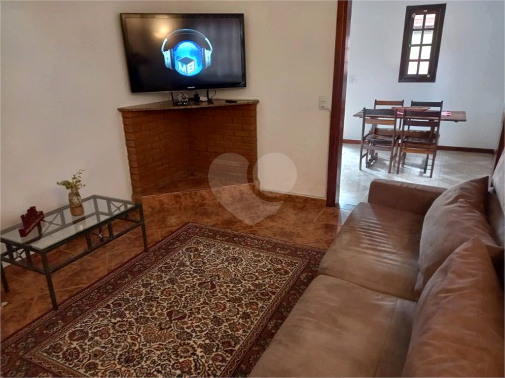 Casa em condomínio em Atibaia
