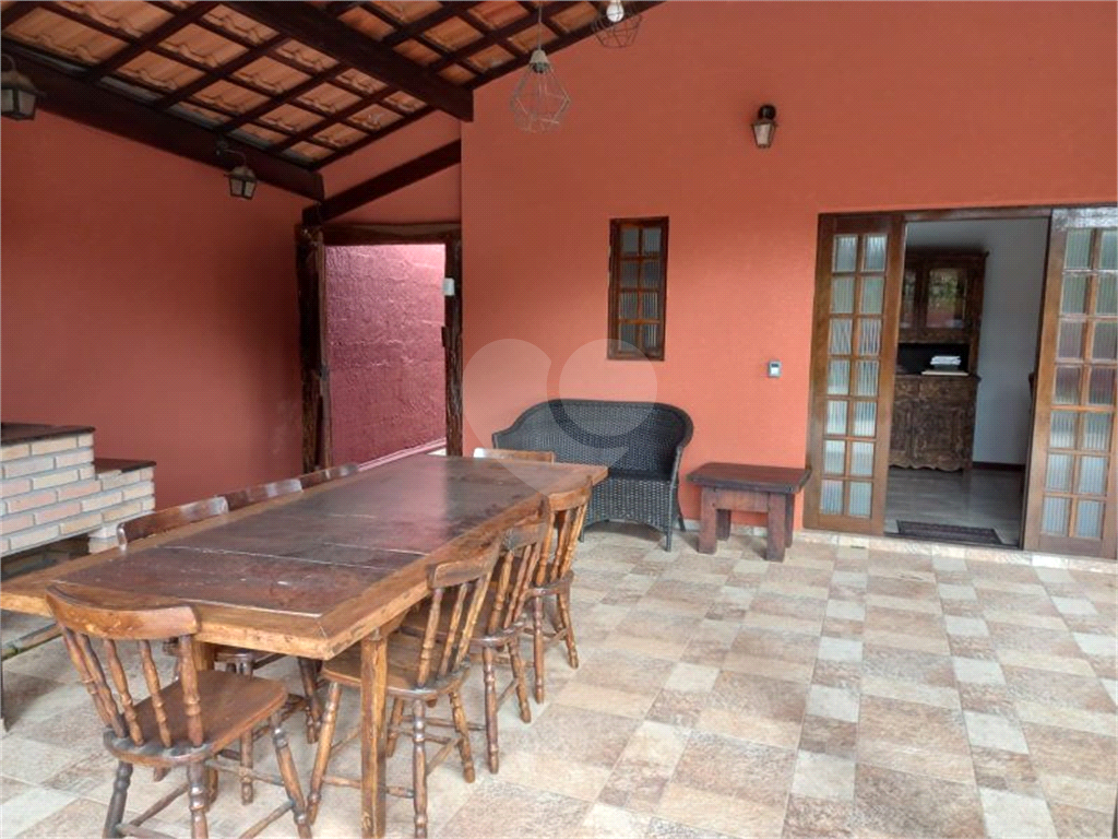 Casa em condomínio em Atibaia