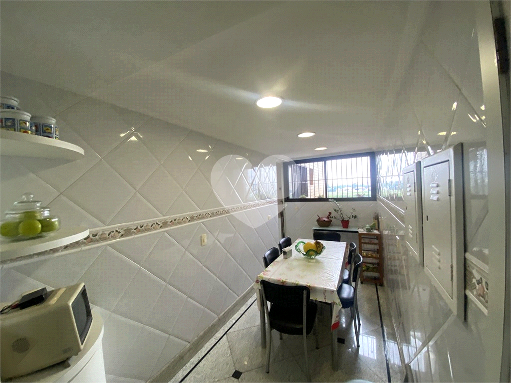 SANTANA 4 SUITES E 4 VAGAS
