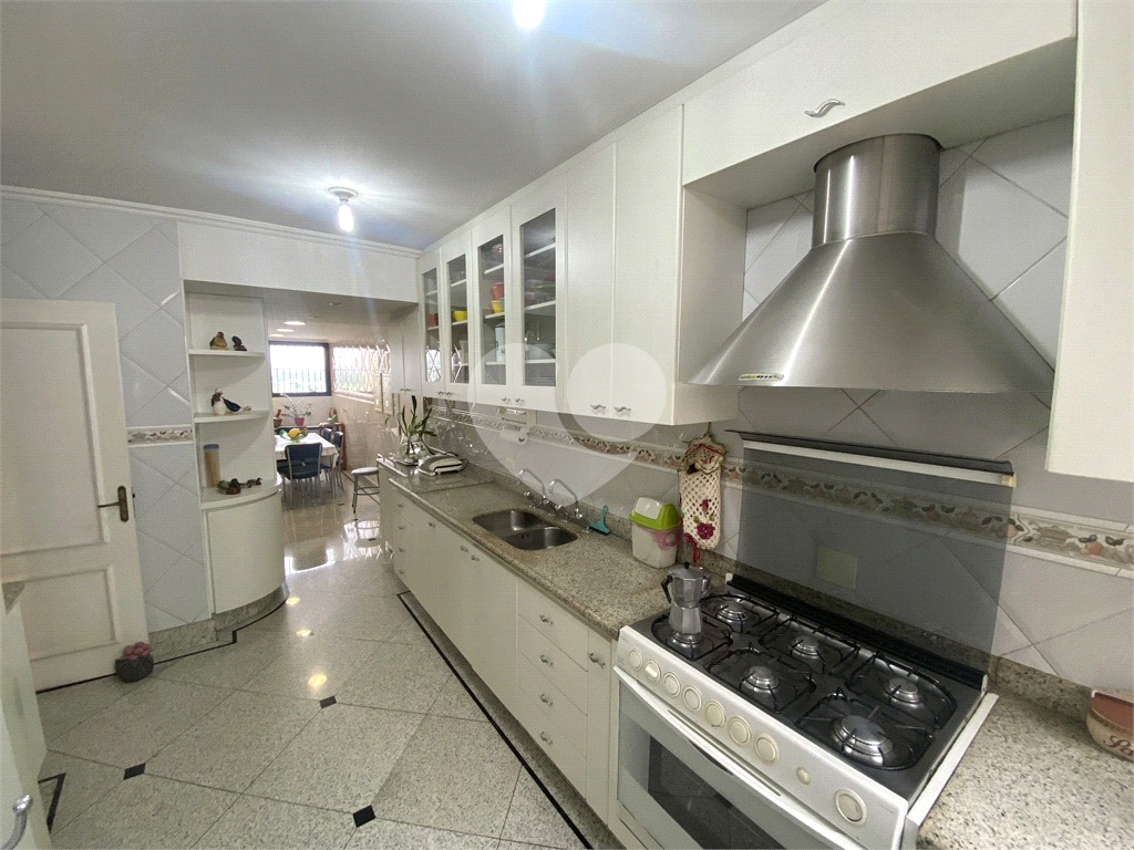 SANTANA 4 SUITES E 4 VAGAS
