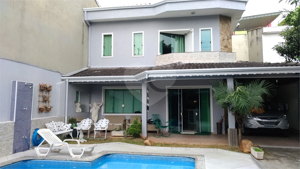 Casa à venda com 3 quartos, 320m² - Foto 1