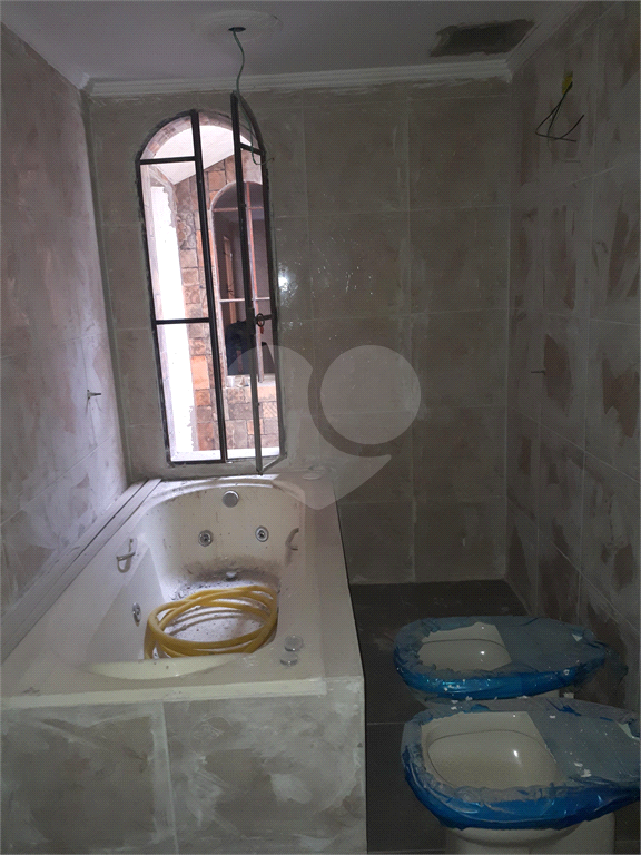 Casa à venda com 3 quartos, 200m² - Foto 14