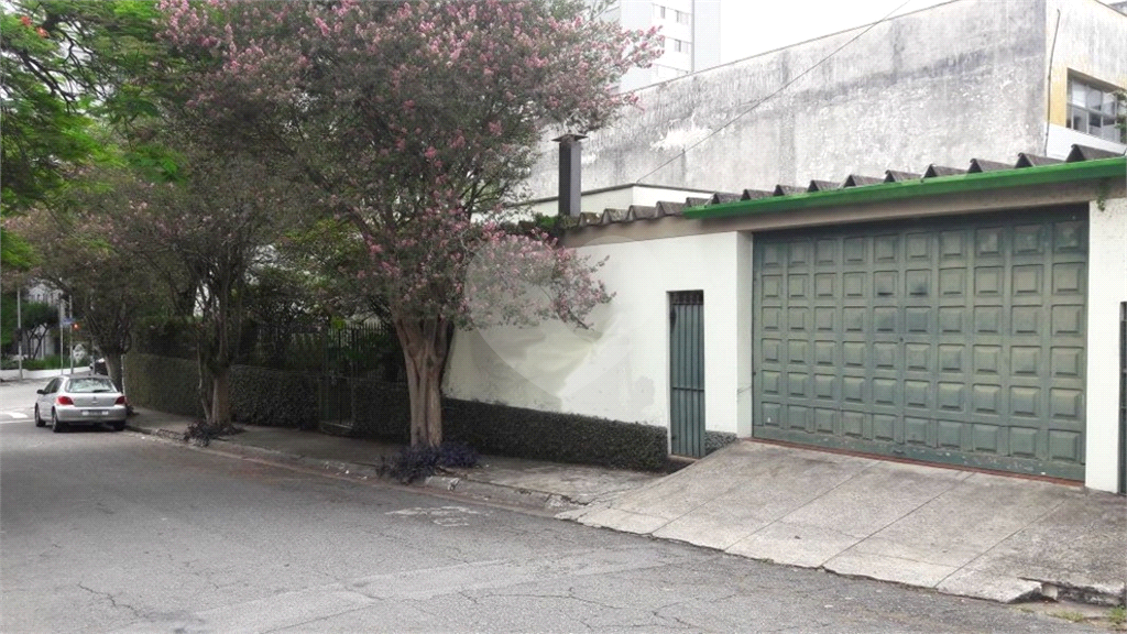 Terreno 414m² de esquina com casa térrea, Alto de Pinheiros, comercial/residencial