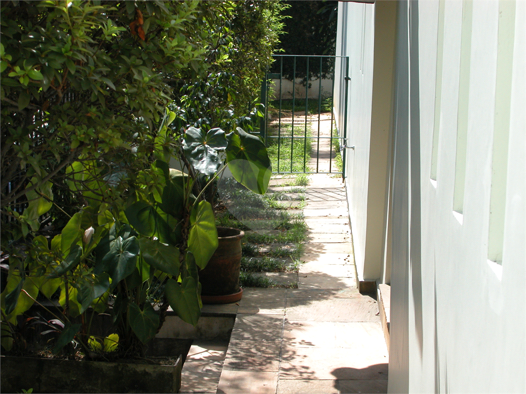 Terreno 414m² de esquina com casa térrea, Alto de Pinheiros, comercial/residencial