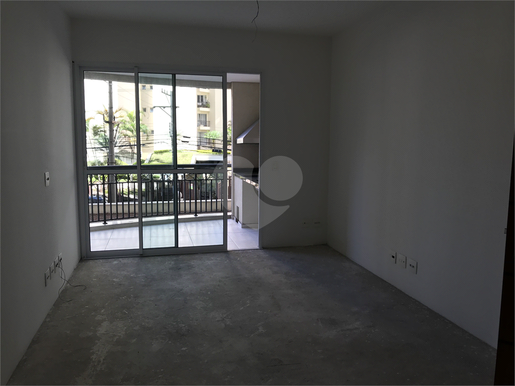 Apartamento na Região de Santa Terezinha, com 3 dormitórios, sendo 2 suítes, 3 vagas de garagem