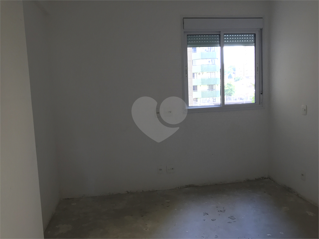 Apartamento na Região de Santa Terezinha, com 3 dormitórios, sendo 2 suítes, 3 vagas de garagem