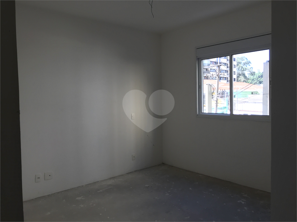 Apartamento na Região de Santa Terezinha, com 3 dormitórios, sendo 2 suítes, 3 vagas de garagem