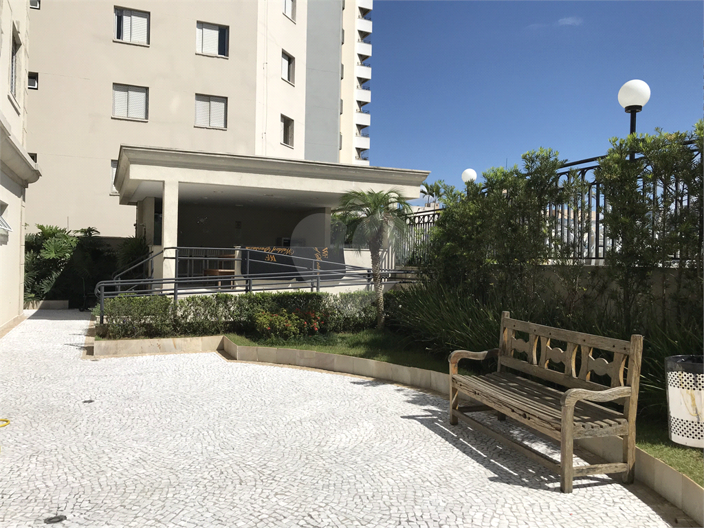 Apartamento na Região de Santa Terezinha, com 3 dormitórios, sendo 2 suítes, 3 vagas de garagem