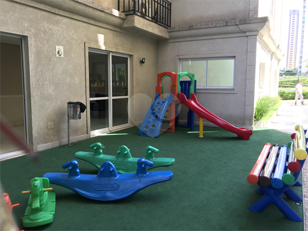 Apartamento na Região de Santa Terezinha, com 3 dormitórios, sendo 2 suítes, 3 vagas de garagem