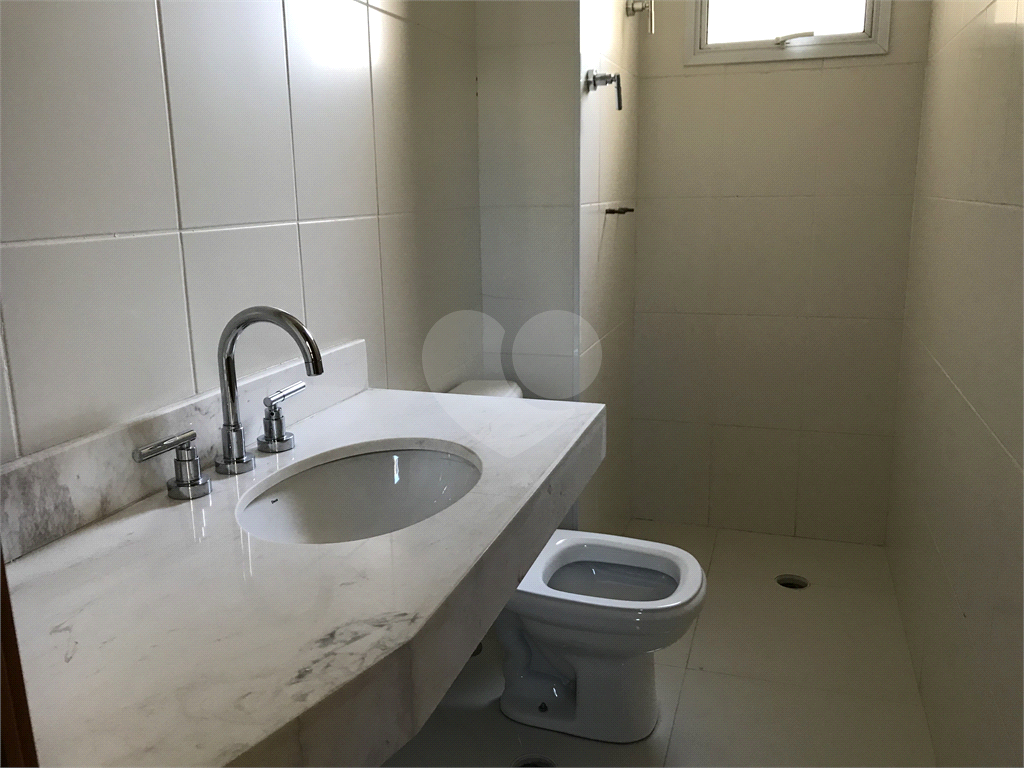 Apartamento na Região de Santa Terezinha, com 3 dormitórios, sendo 2 suítes, 3 vagas de garagem