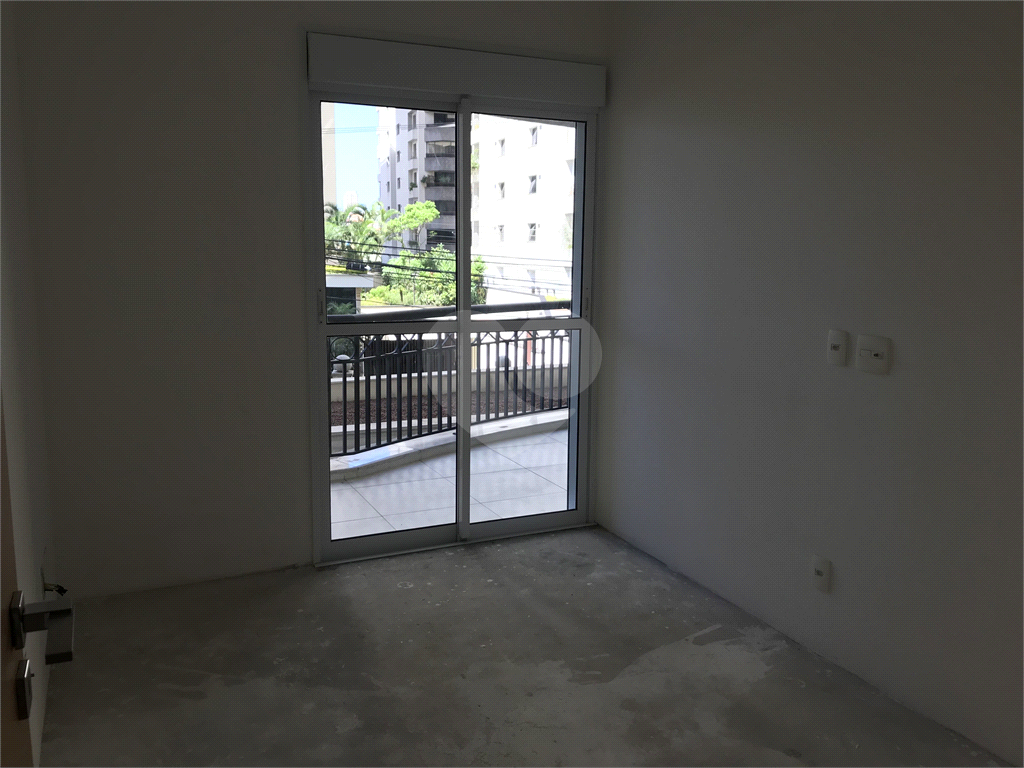 Apartamento na Região de Santa Terezinha, com 3 dormitórios, sendo 2 suítes, 3 vagas de garagem