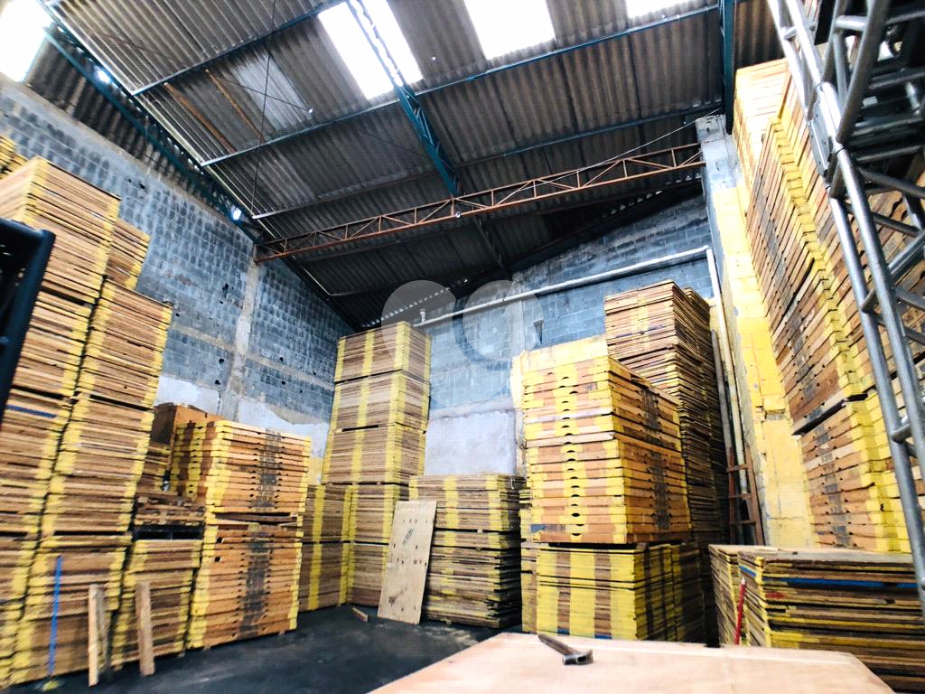 LOCAÇÃO -  GALPÃO 1300 METROS DE CONSTRUÇÃO PROXIMO A MARGINAL