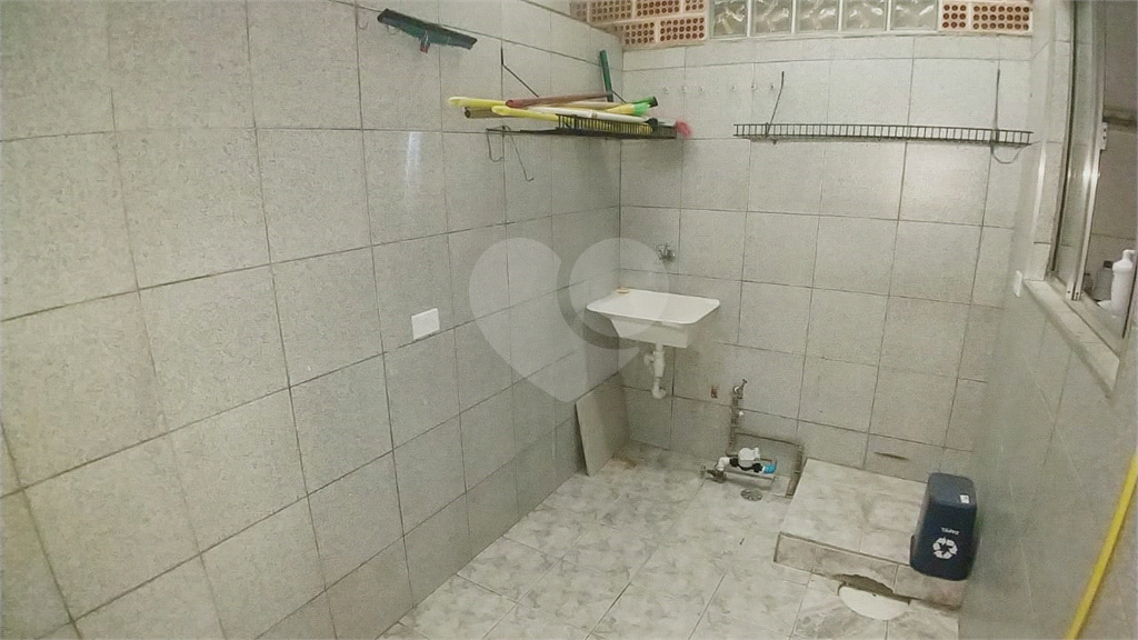 Linda Casa em Condomínio com 3 Dormitórios!!