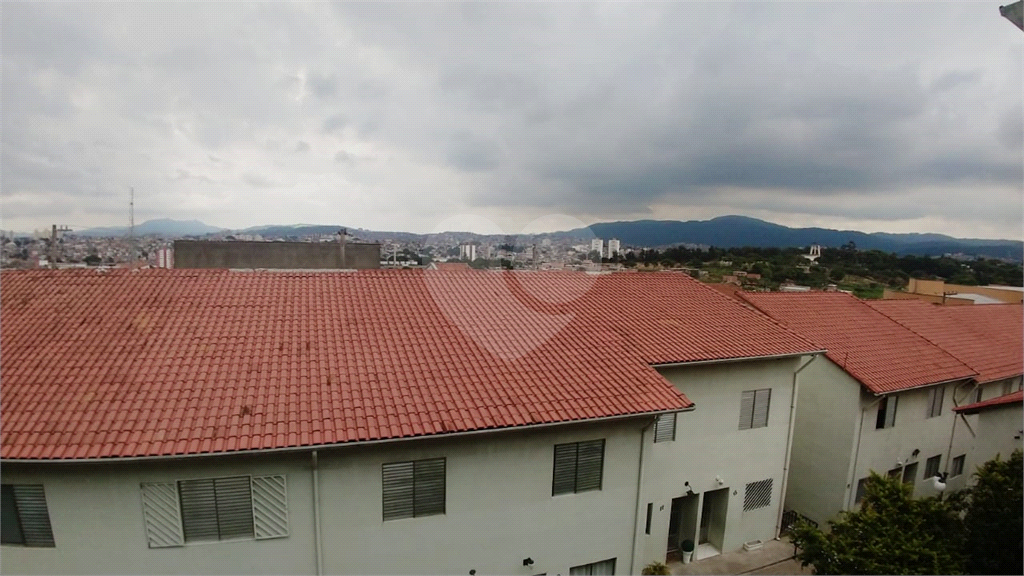 Linda Casa em Condomínio com 3 Dormitórios!!