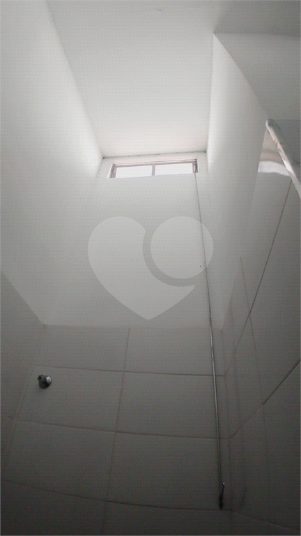 Linda Casa em Condomínio com 3 Dormitórios!!