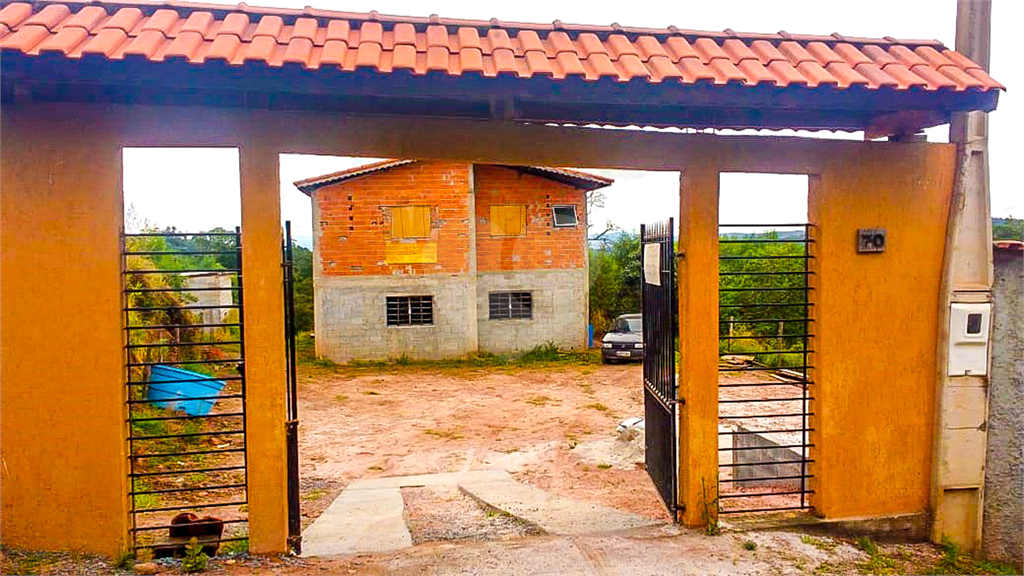 Casa com terreno a venda em Mairiporã