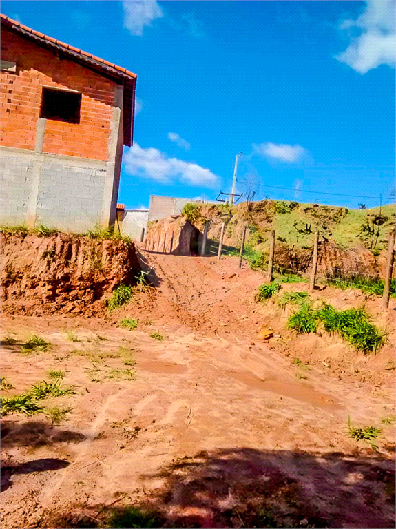 Casa com terreno a venda em Mairiporã