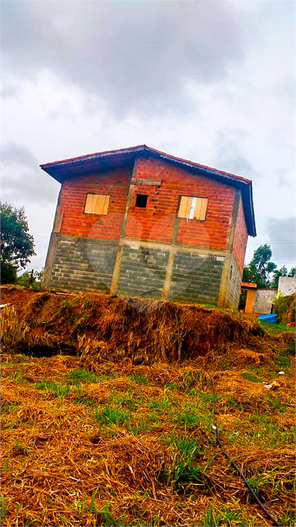 Casa com terreno a venda em Mairiporã