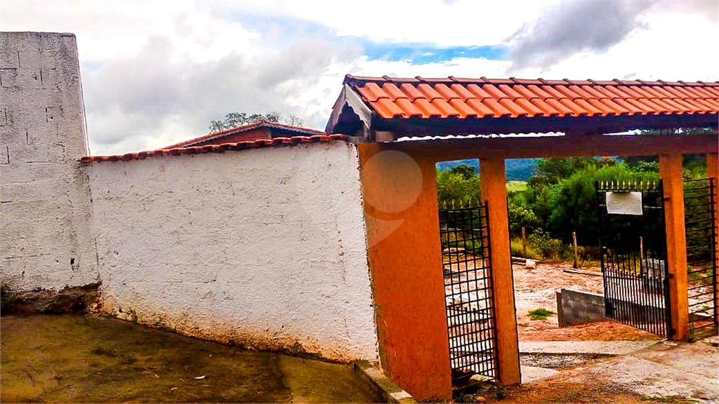 Casa com terreno a venda em Mairiporã