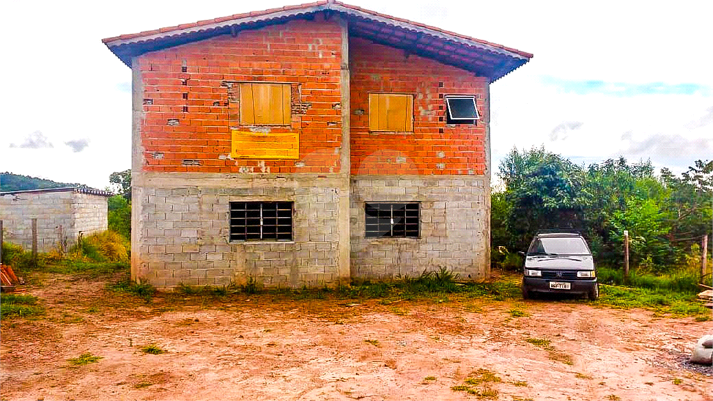 Casa com terreno a venda em Mairiporã