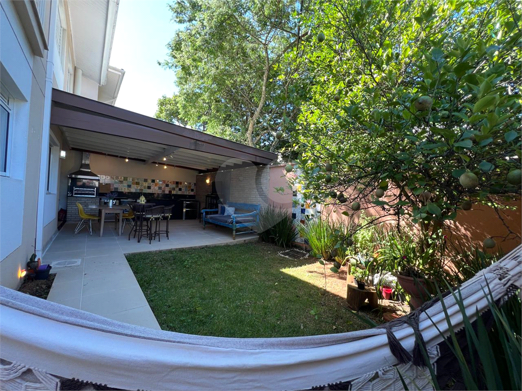 Casa em CONDOMÍNIO FECHADO | Segurança, natureza, e paz! Tudo em um só lugar