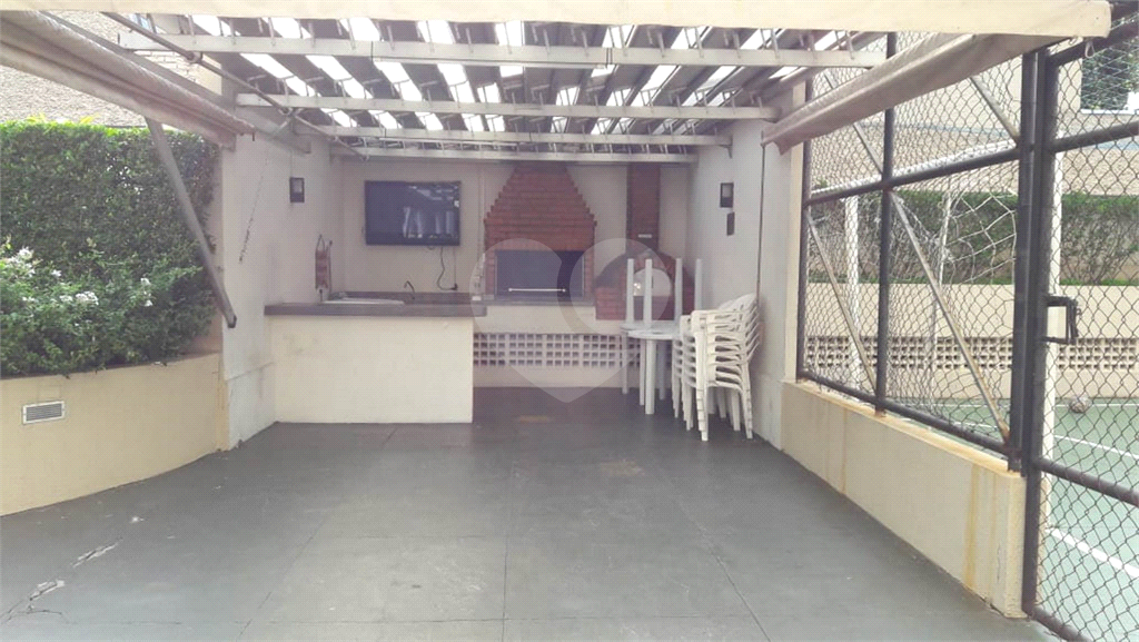 Apartamento no Tatuapé à venda com acabamento de muito bom gosto Localizado a 900 metros do Metrô