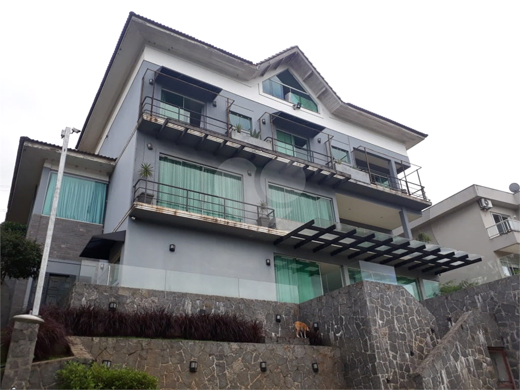  Casa de Altíssimo Padrão no melhor Condomínio Fechado da Serra da Cantareira o Suíça da Cantareira