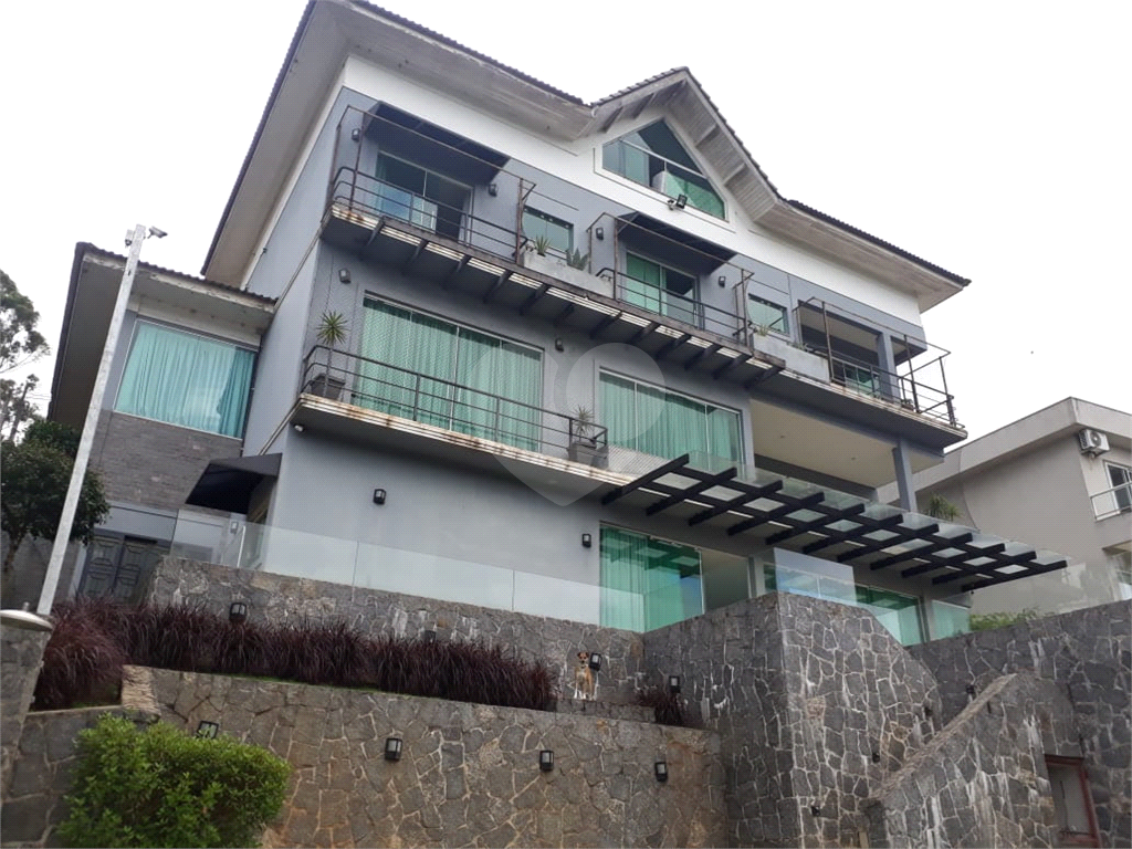  Casa de Altíssimo Padrão no melhor Condomínio Fechado da Serra da Cantareira o Suíça da Cantareira