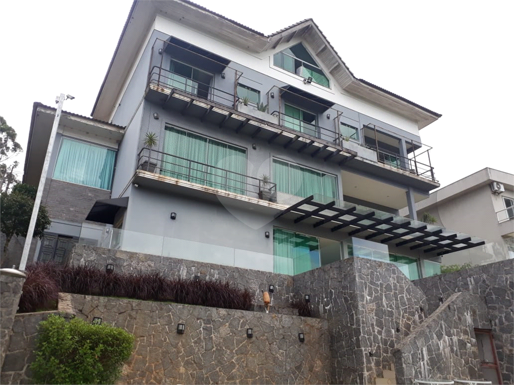  Casa de Altíssimo Padrão no melhor Condomínio Fechado da Serra da Cantareira o Suíça da Cantareira