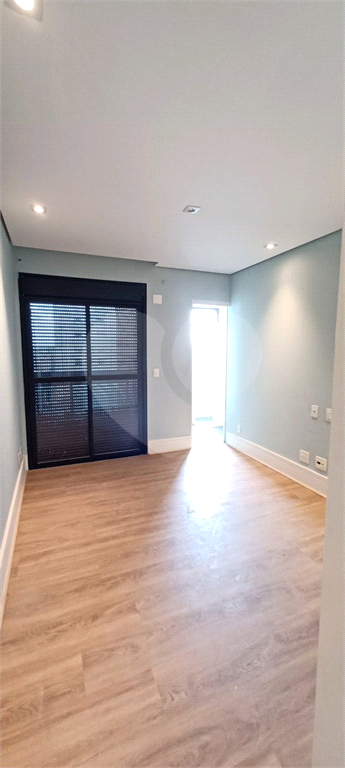4 Dormitórios, 4 Suítes, 6 Banheiros, Sala 3 Ambientes, 4 Vagas e Varanda Gourmet.