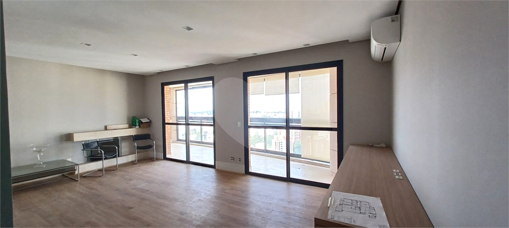 4 Dormitórios, 4 Suítes, 6 Banheiros, Sala 3 Ambientes, 4 Vagas e Varanda Gourmet.