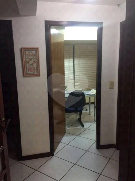 Conjunto Comercial-Sala à venda e aluguel com 1 quarto, 100m² - Foto 35