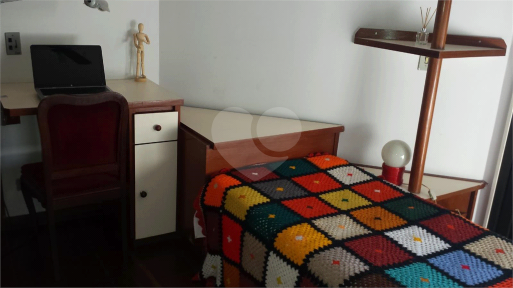 Apartamento à venda com 4 quartos, 200m² - Foto 13