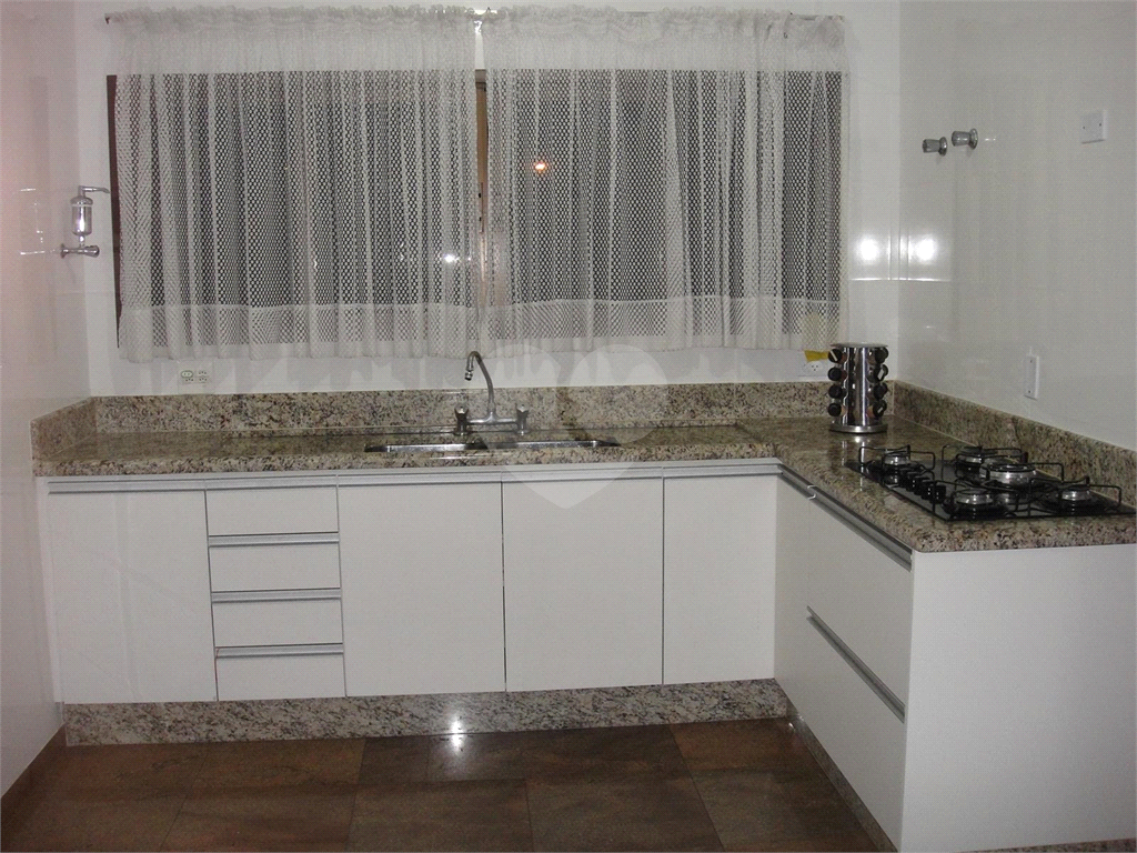 Apartamento à venda com 4 quartos, 200m² - Foto 10