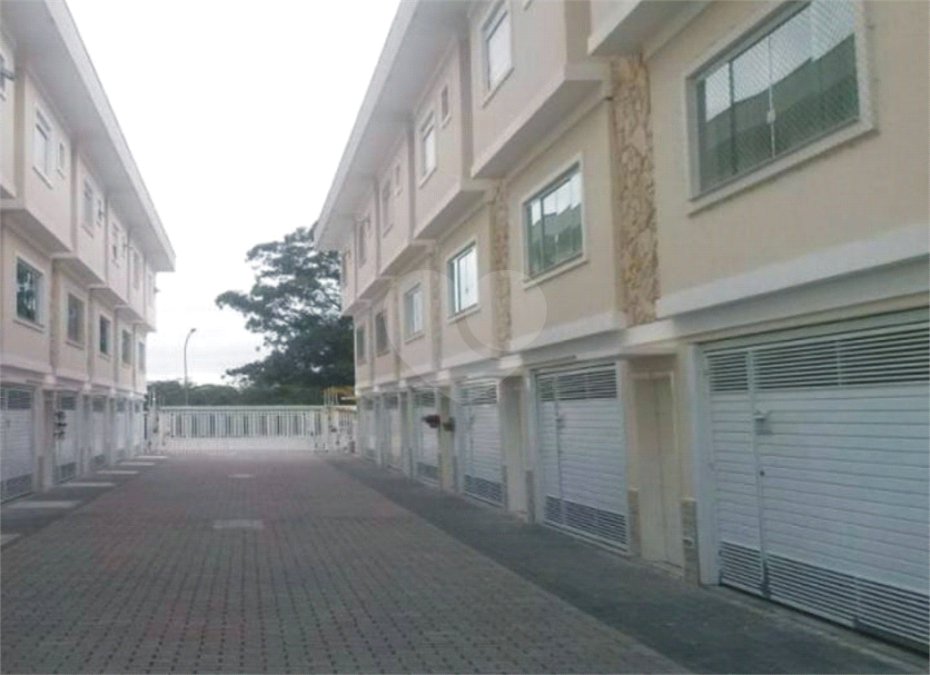 sobrado em condominio
