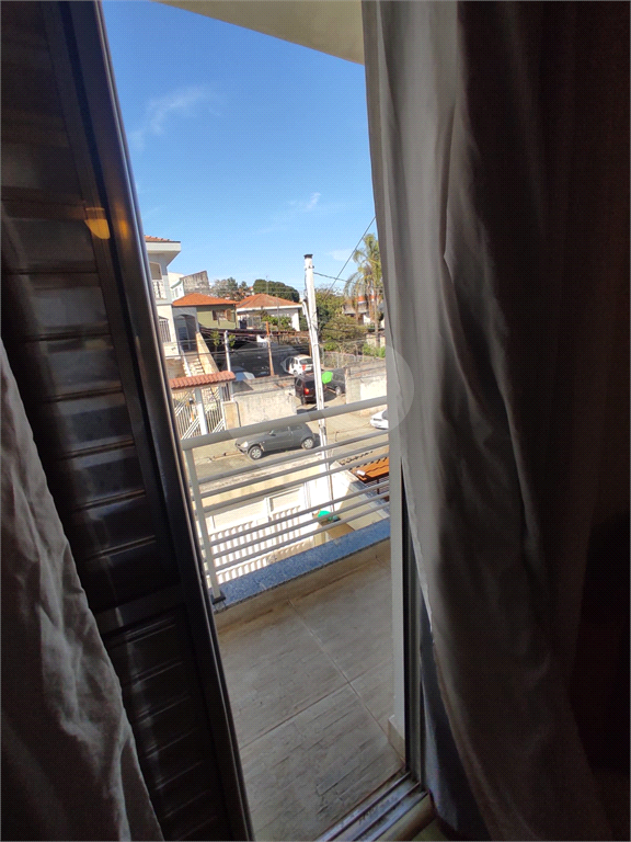 Sensacional sobrado c/ quintal e 3 dorms enormes com varanda! 12 min andando p/o metrô P Inglesa!  
