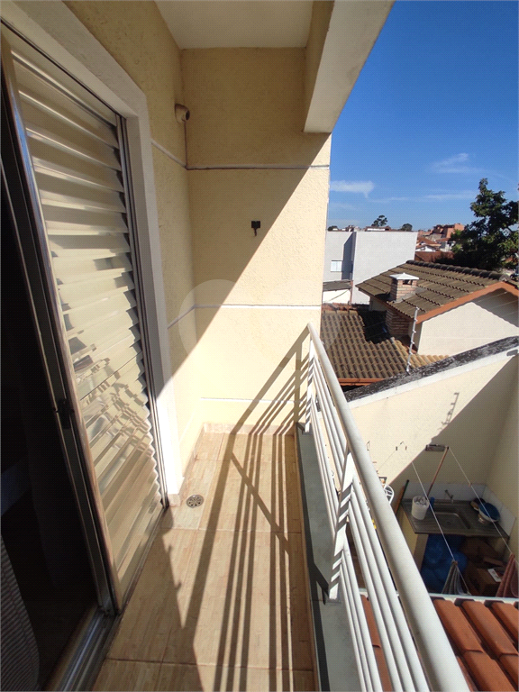 Sensacional sobrado c/ quintal e 3 dorms enormes com varanda! 12 min andando p/o metrô P Inglesa!  