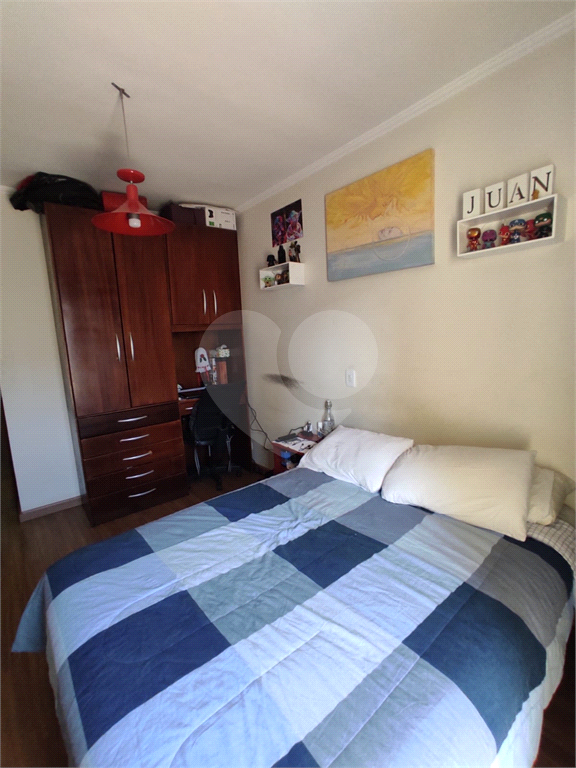 Sensacional sobrado c/ quintal e 3 dorms enormes com varanda! 12 min andando p/o metrô P Inglesa!  