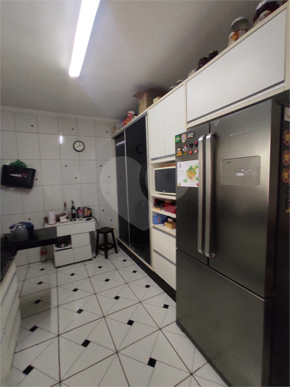 Sensacional sobrado c/ quintal e 3 dorms enormes com varanda! 12 min andando p/o metrô P Inglesa!  