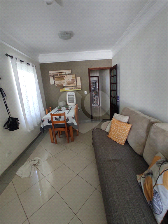 Sensacional sobrado c/ quintal e 3 dorms enormes com varanda! 12 min andando p/o metrô P Inglesa!  