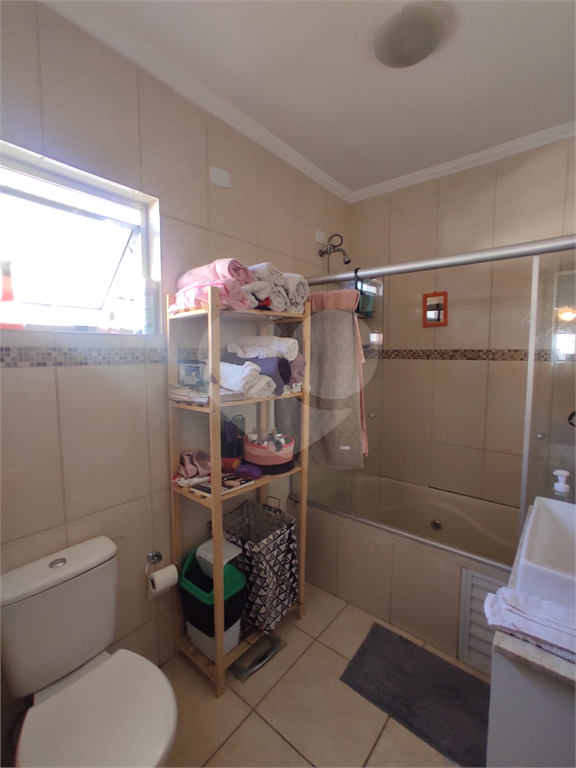 Sensacional sobrado c/ quintal e 3 dorms enormes com varanda! 12 min andando p/o metrô P Inglesa!  