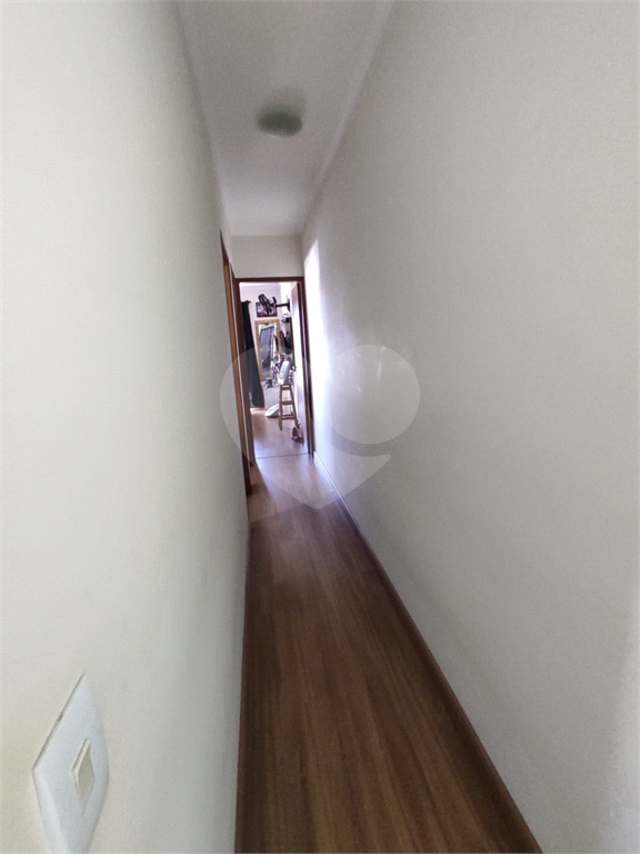 Sensacional sobrado c/ quintal e 3 dorms enormes com varanda! 12 min andando p/o metrô P Inglesa!  