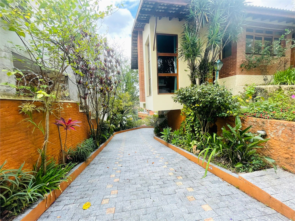 Casa Tucuruvi 400 metros 3 suites 6 vagas.