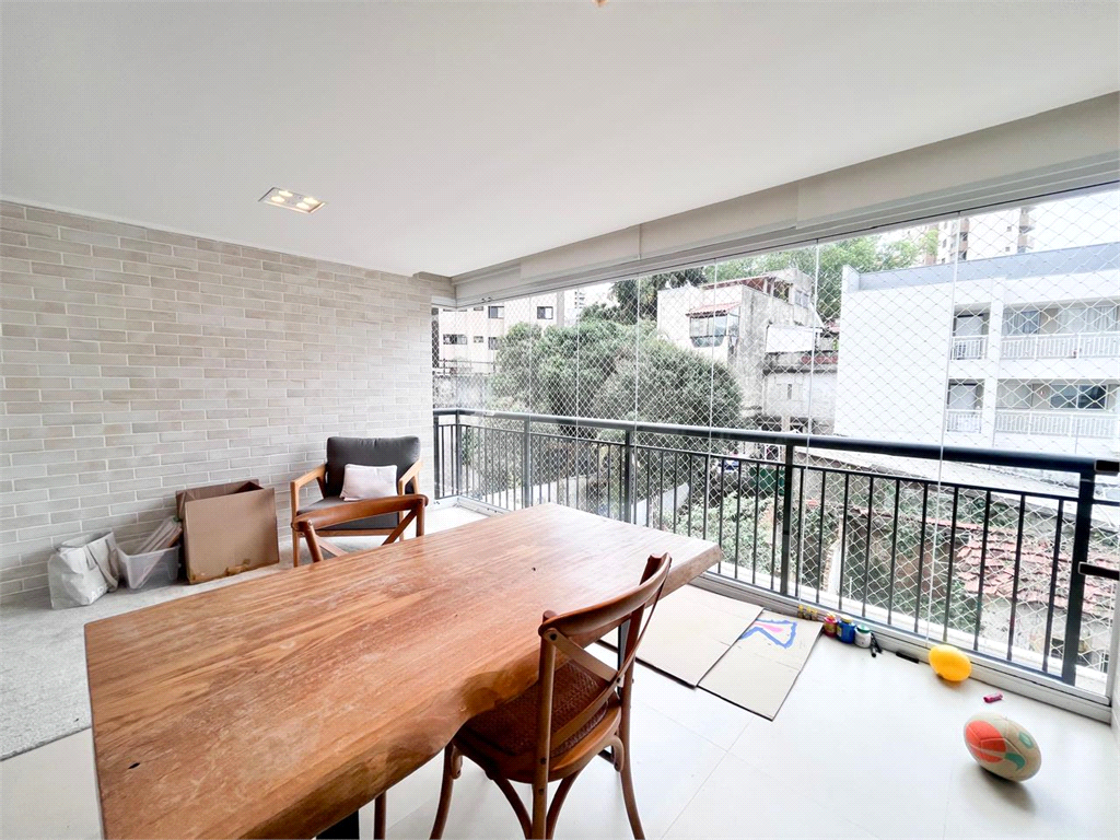 APARTAMENTO em SANTANA
