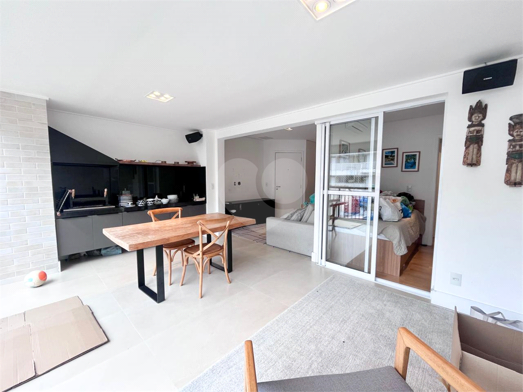 APARTAMENTO em SANTANA