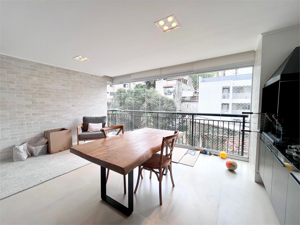 APARTAMENTO em SANTANA