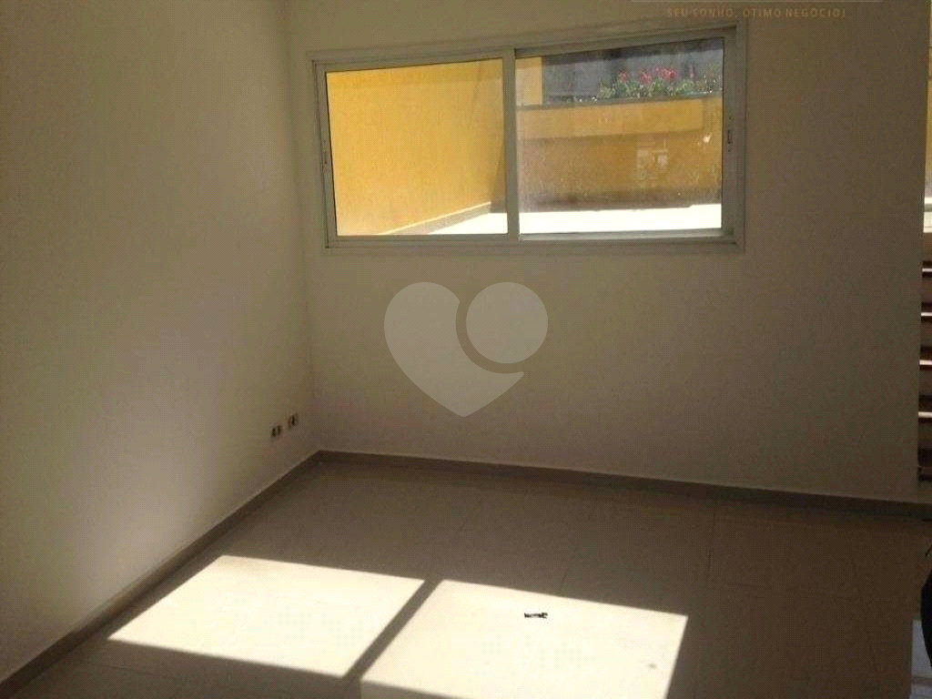 Condomínio fechado na Freguesia do Ó, Zona Norte com 2 dormitórios sendo 1 suíte.