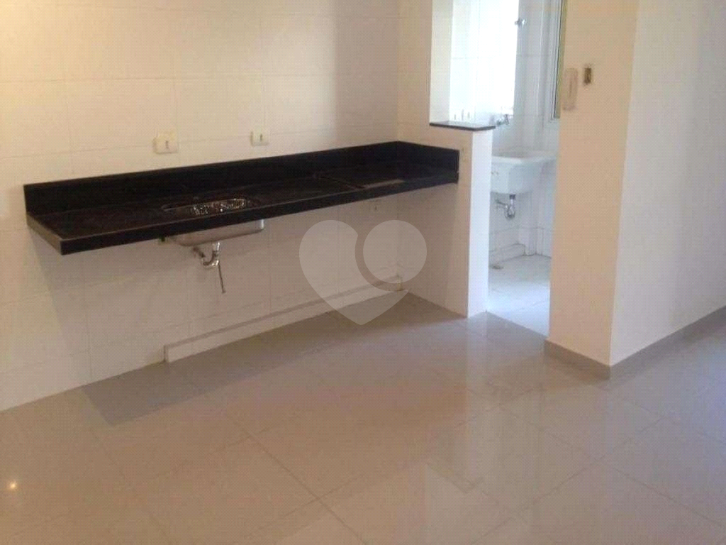 Condomínio fechado na Freguesia do Ó, Zona Norte com 2 dormitórios sendo 1 suíte.