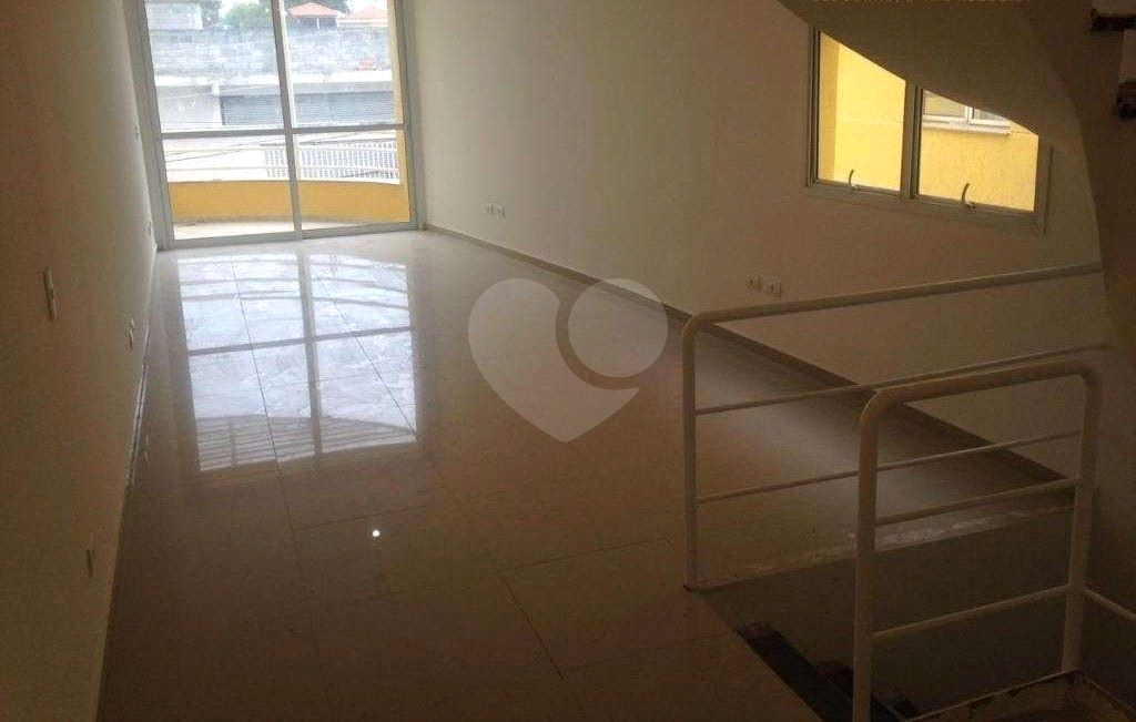 Condomínio fechado na Freguesia do Ó, Zona Norte com 2 dormitórios sendo 1 suíte.