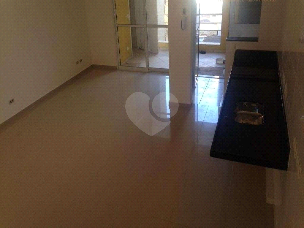 Condomínio fechado na Freguesia do Ó, Zona Norte com 2 dormitórios sendo 1 suíte.